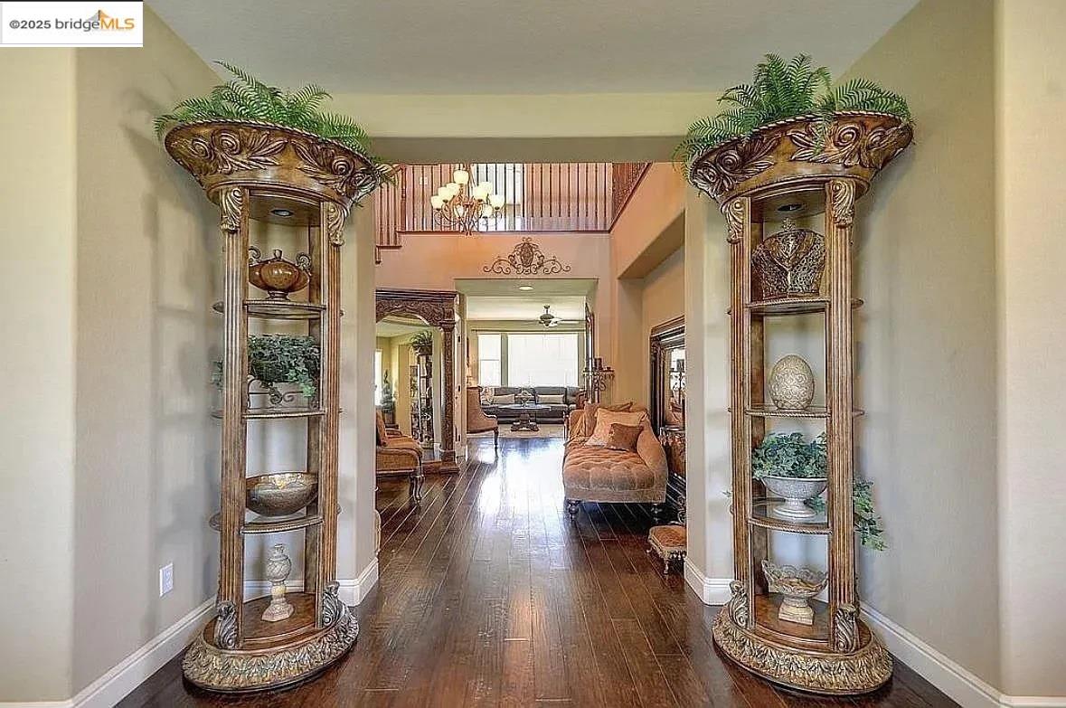 9670 Canopy Tree Street Roseville, CA 95747 - Photo 4 of 30