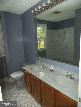 5011 Hagan Road Temple Hills, MD 20748 - Photo 4 of 7 Bath
