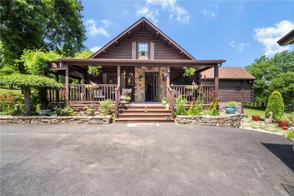 $849,900 | 84 Dark Lantern Hill Road, Killingly, CT 06239