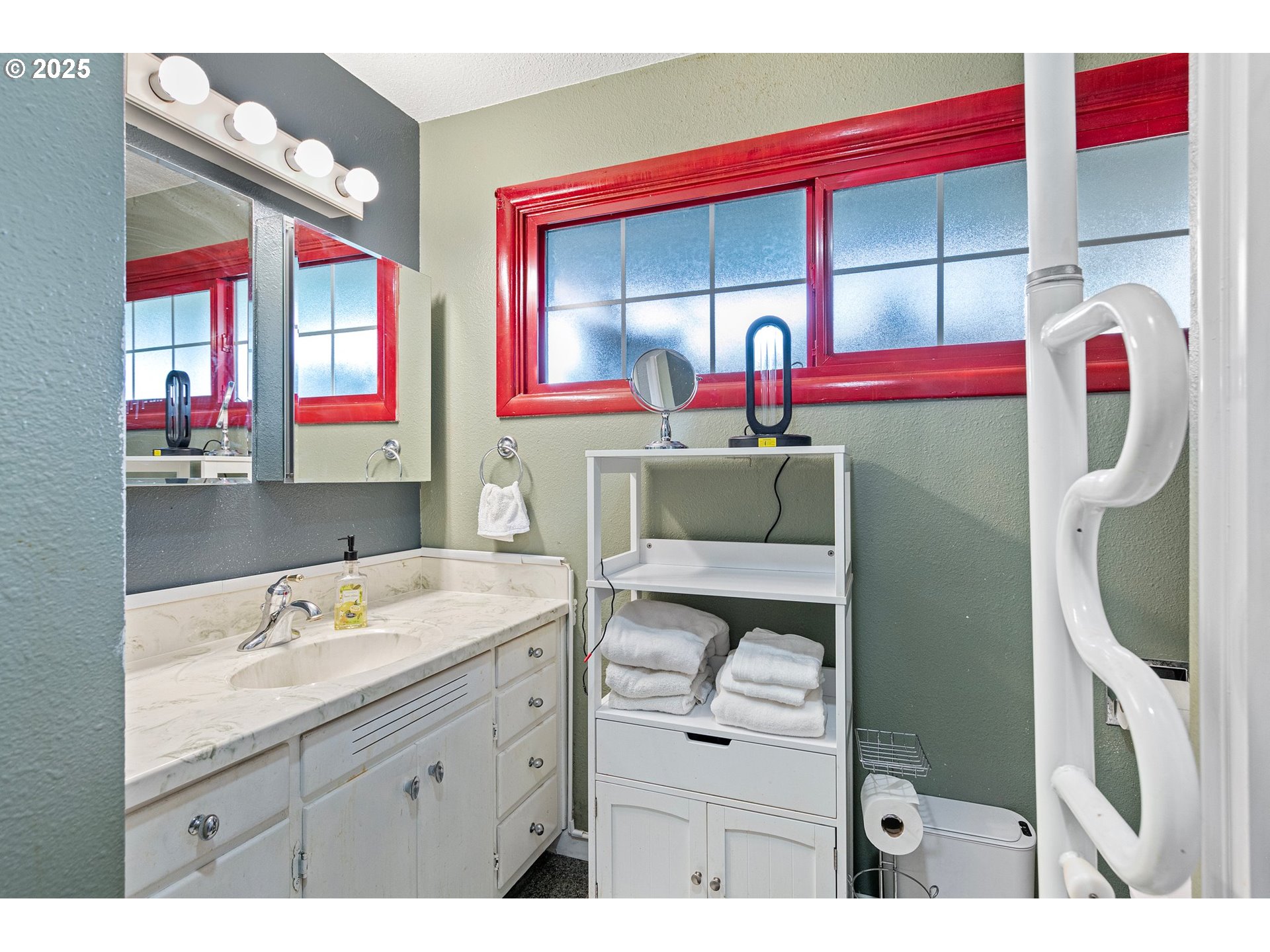 83 Hayden Bridge Way Springfield, OR 97477 - Photo 10 of 20