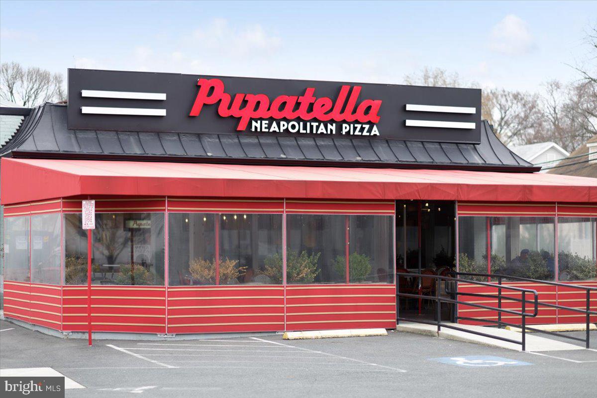 2049 South Glebe Road Arlington, VA 22206 - Photo 25 of 25 a view of outdoor space and barbecue grill