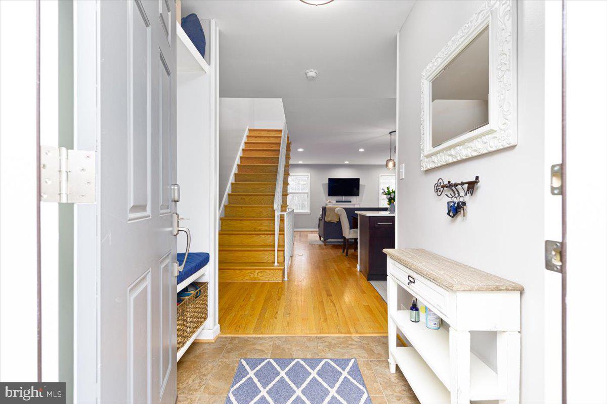 2049 South Glebe Road Arlington, VA 22206 - Photo 3 of 25