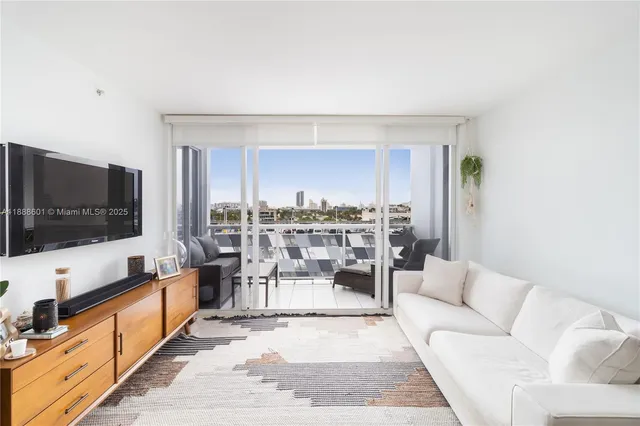 $3,850 | 1800 Sunset Harbour Drive, Unit 809, Miami Beach, FL 33139