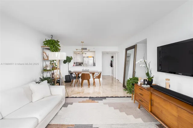 $3,850 | 1800 Sunset Harbour Drive, Unit 809, Miami Beach, FL 33139