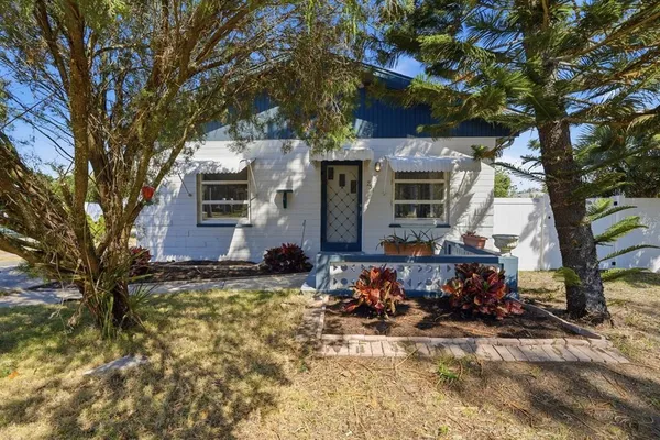 $329,900 | 231 North Ridgewood Avenue, Ormond Beach, FL 32174