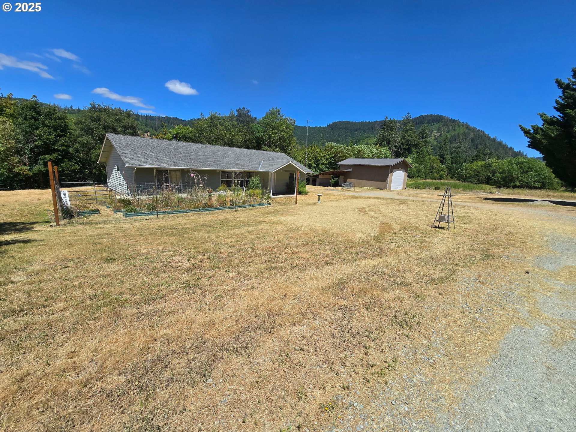 2157 Ferguson Lane Days Creek, OR 97429 - Photo 11 of 45