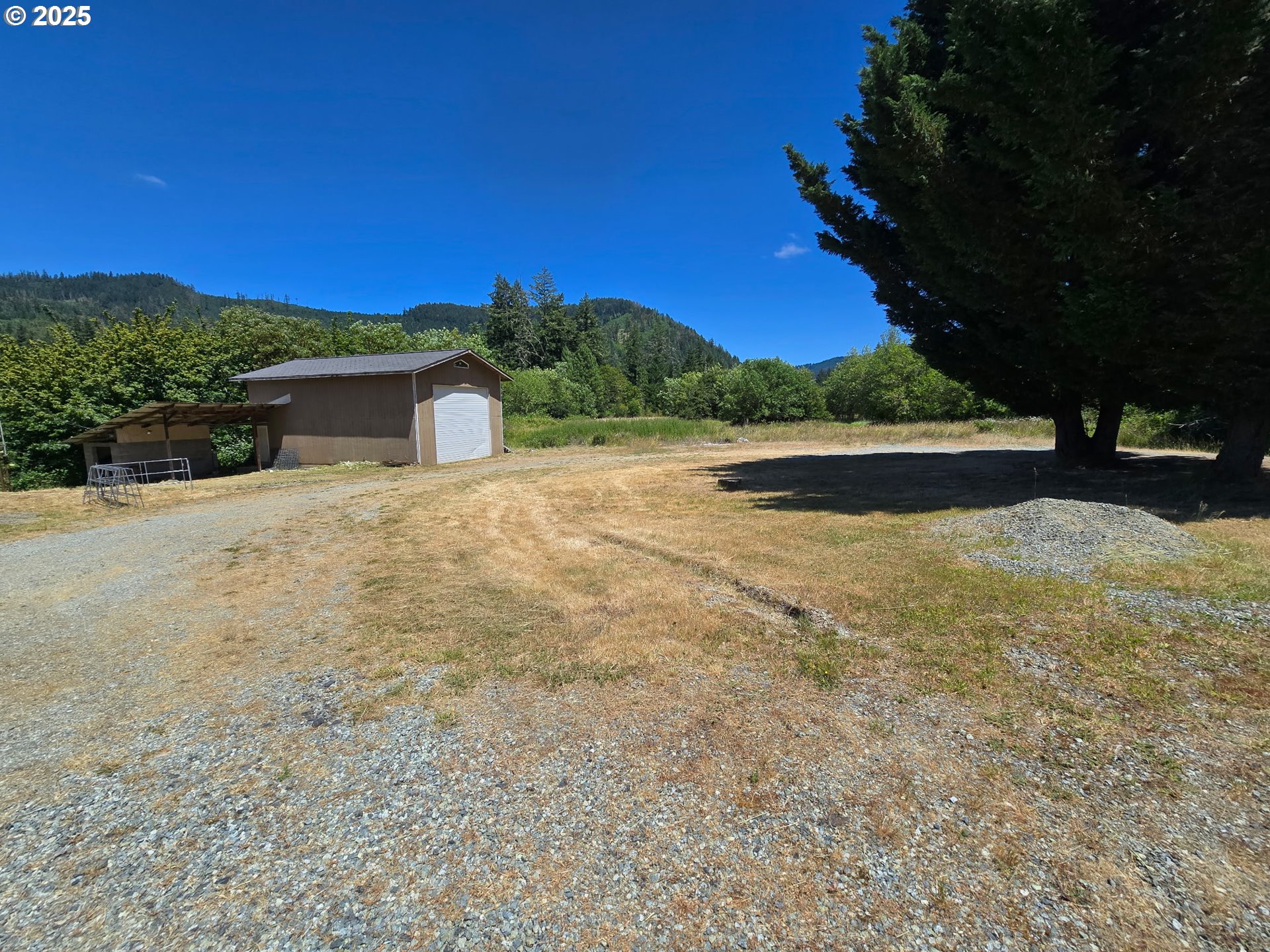 2157 Ferguson Lane Days Creek, OR 97429 - Photo 2 of 45