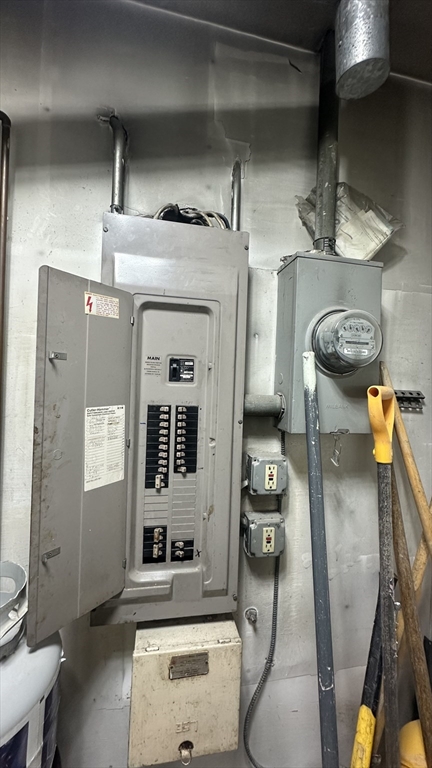 330 William Street Fall River, MA 02721 - Photo 12 of 21