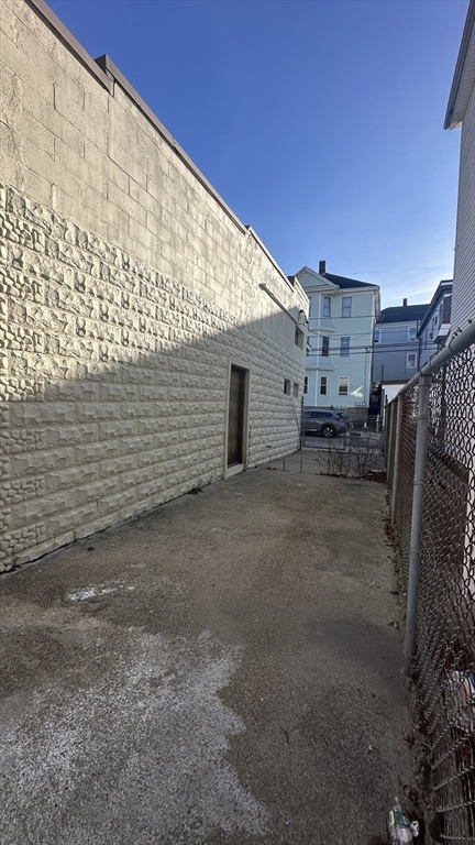 330 William Street Fall River, MA 02721 - Photo 3 of 21