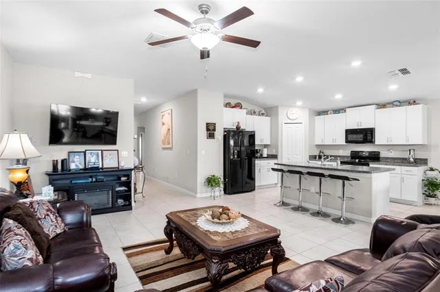 $324,900 | 11303 Misty Moss Drive, Wimauma, FL 33598