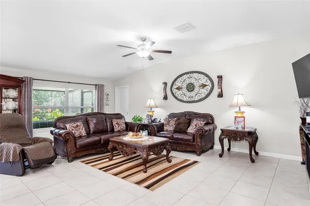 $324,900 | 11303 Misty Moss Drive, Wimauma, FL 33598
