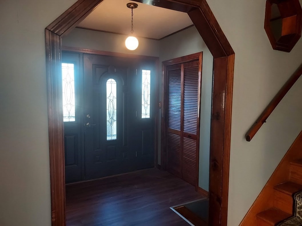 362 Thompson Road Webster, MA 01570 - Photo 5 of 40 Gallery Image 5