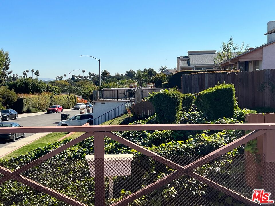 5280 Sanchez Drive Los Angeles, CA 90008 - Photo 25 of 30 a view of a city from a balcony