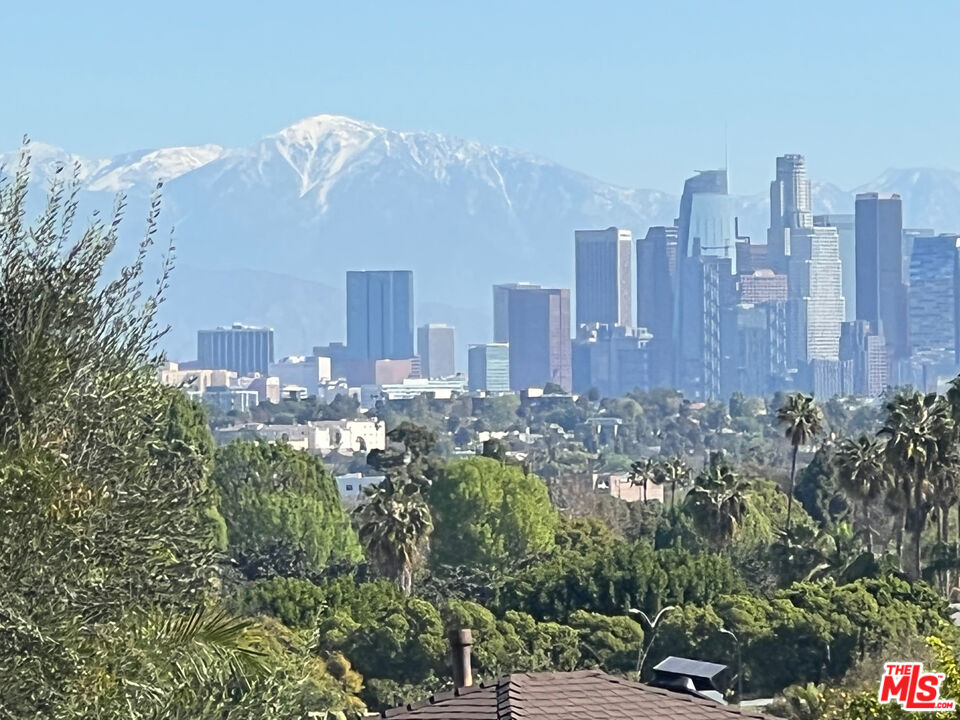 5280 Sanchez Drive Los Angeles, CA 90008 - Photo 29 of 30 a view of a city with tall buildings