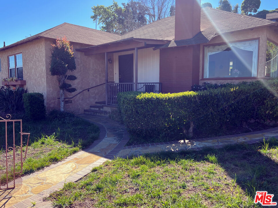 5280 Sanchez Drive Los Angeles, CA 90008 - Photo 4 of 30