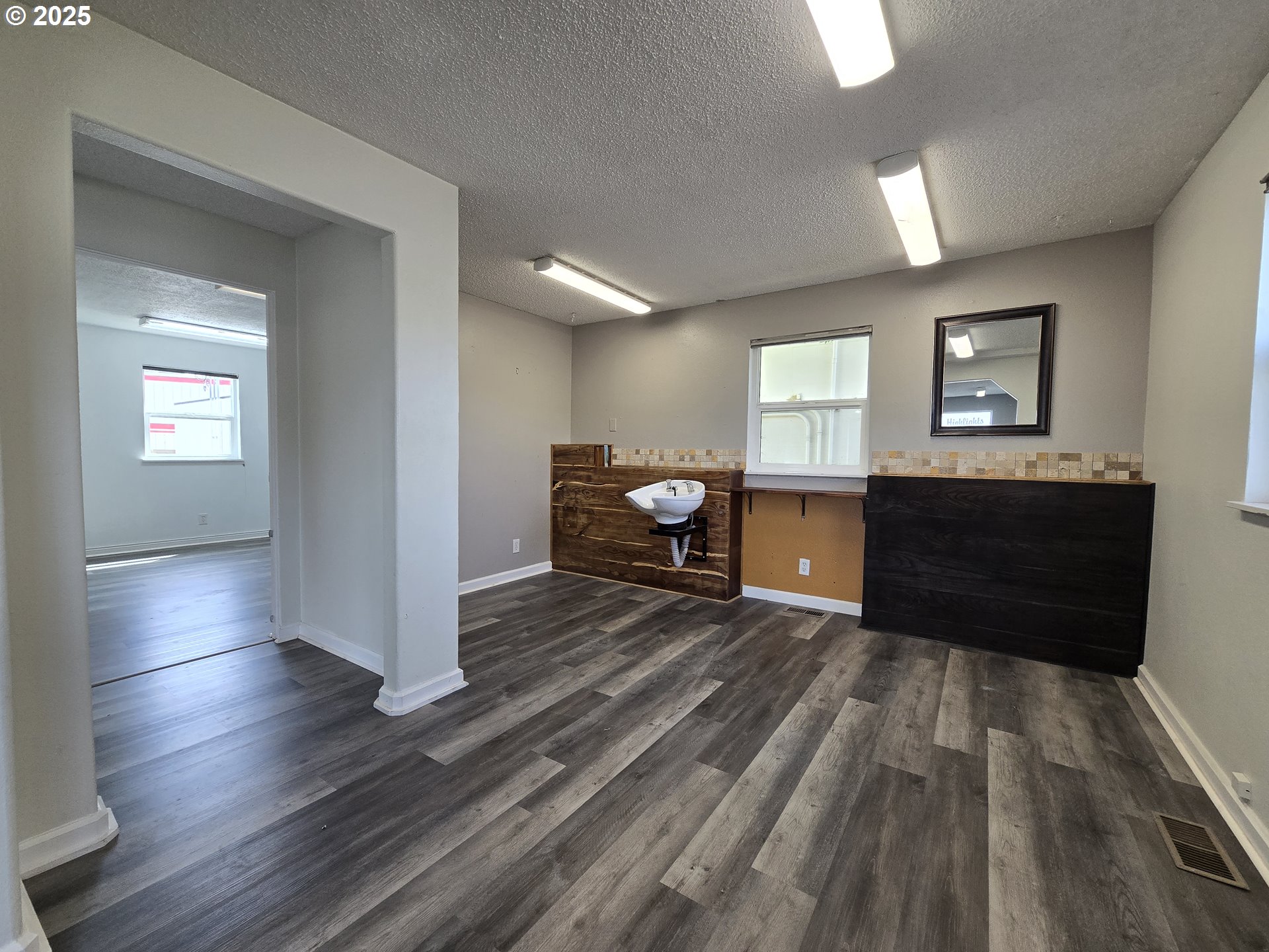 205 Southwest 3rd Street Hermiston, OR 97838 - Photo 11 of 22