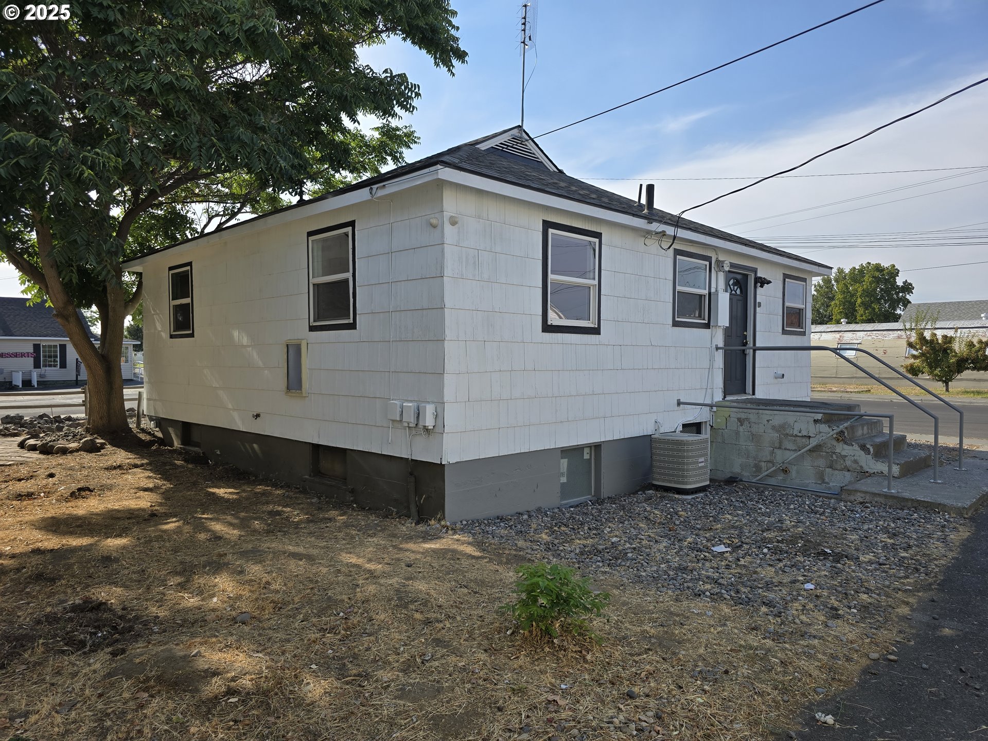 205 Southwest 3rd Street Hermiston, OR 97838 - Photo 6 of 22