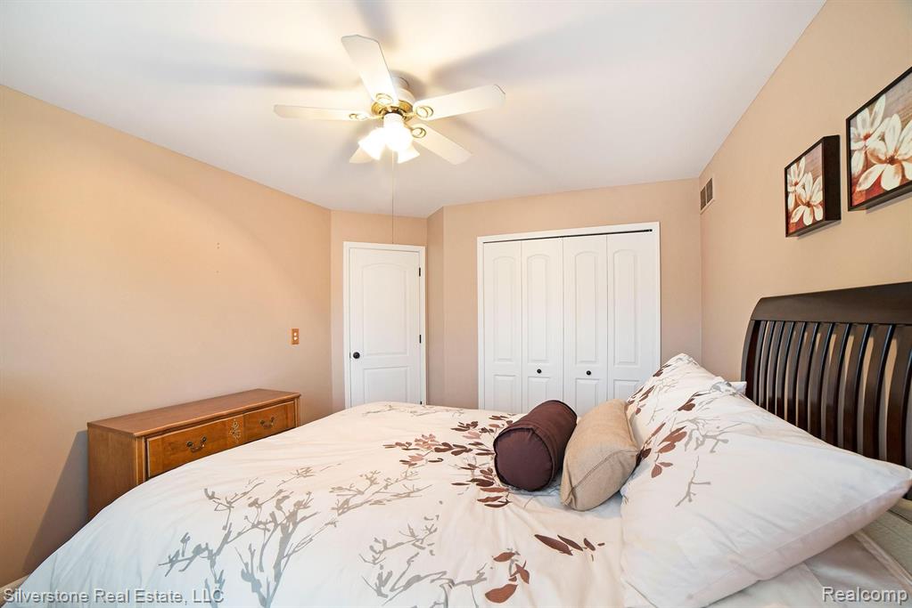 798 Grovecrest Rochester Hills, MI 48307 - Photo 42 of 49