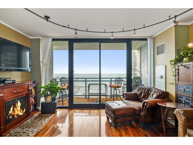 201 North Westshore Drive, Unit 2604 Chicago, IL 60601 - Photo 3 of 25