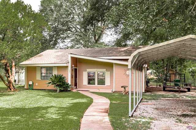 $225,000 | 731 Castlewood Street, Denham Springs, LA 70726