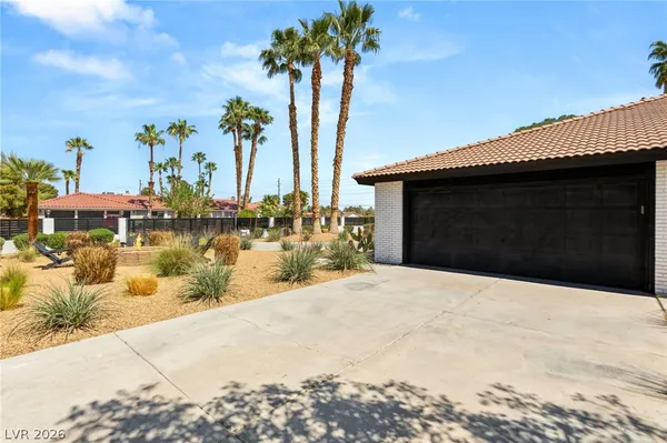 $975,000 | 2840 Duneville Street, Las Vegas, NV 89146