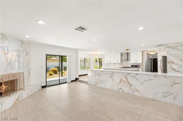 $900,000 | 2840 Duneville Street, Las Vegas, NV 89146