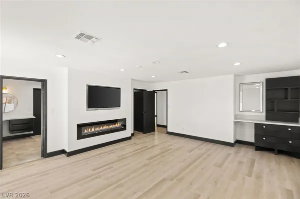 $900,000 | 2840 Duneville Street, Las Vegas, NV 89146