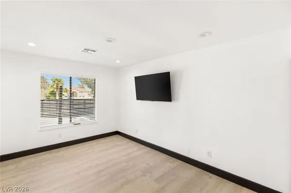 $900,000 | 2840 Duneville Street, Las Vegas, NV 89146