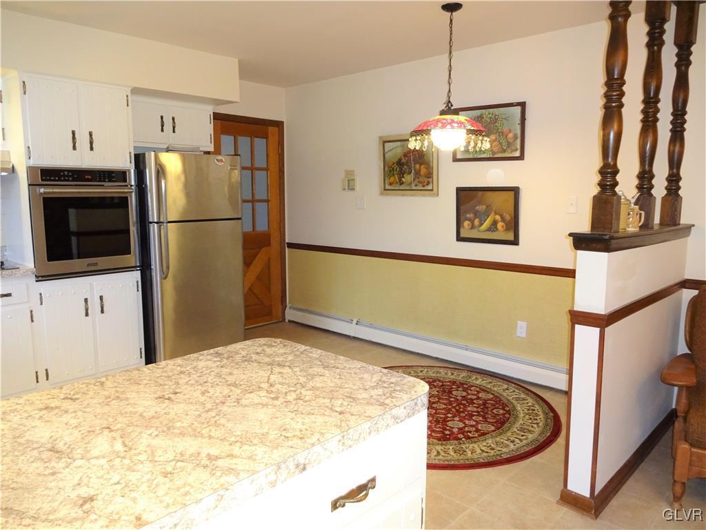 200 Bangor Junction Road Bangor, PA 18013 - Photo 19 of 48 The "eat-in" kitchen