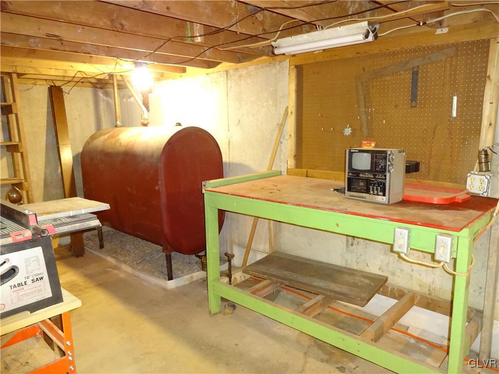 200 Bangor Junction Road Bangor, PA 18013 - Photo 43 of 48 Oil tank and work bench