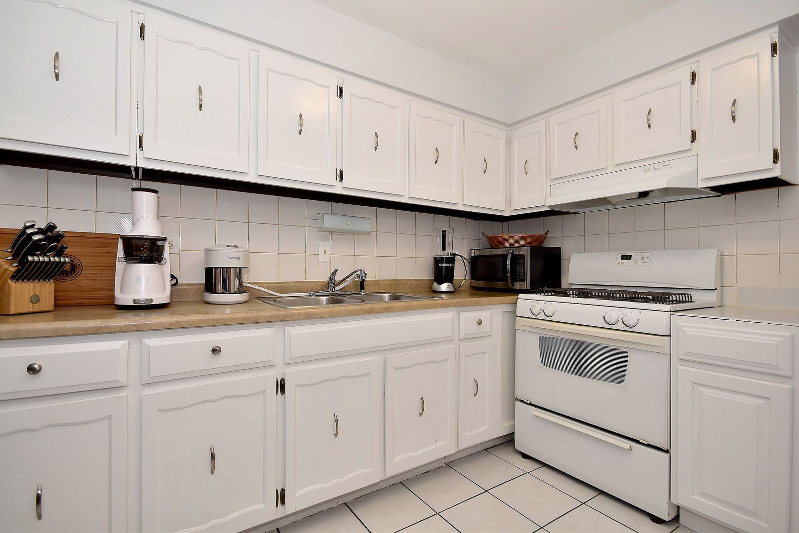 9215 Irving Park Road Schiller Park, IL 60176 - Photo 15 of 25
