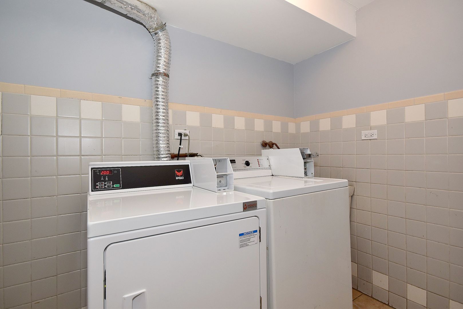 9215 Irving Park Road Schiller Park, IL 60176 - Photo 23 of 25