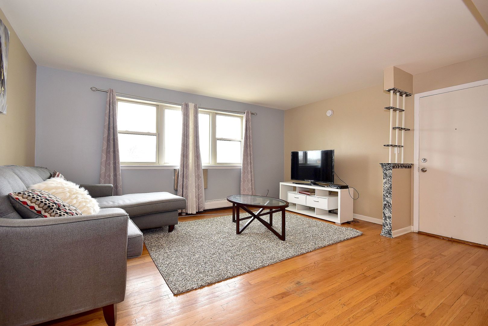 9215 Irving Park Road Schiller Park, IL 60176 - Photo 4 of 25