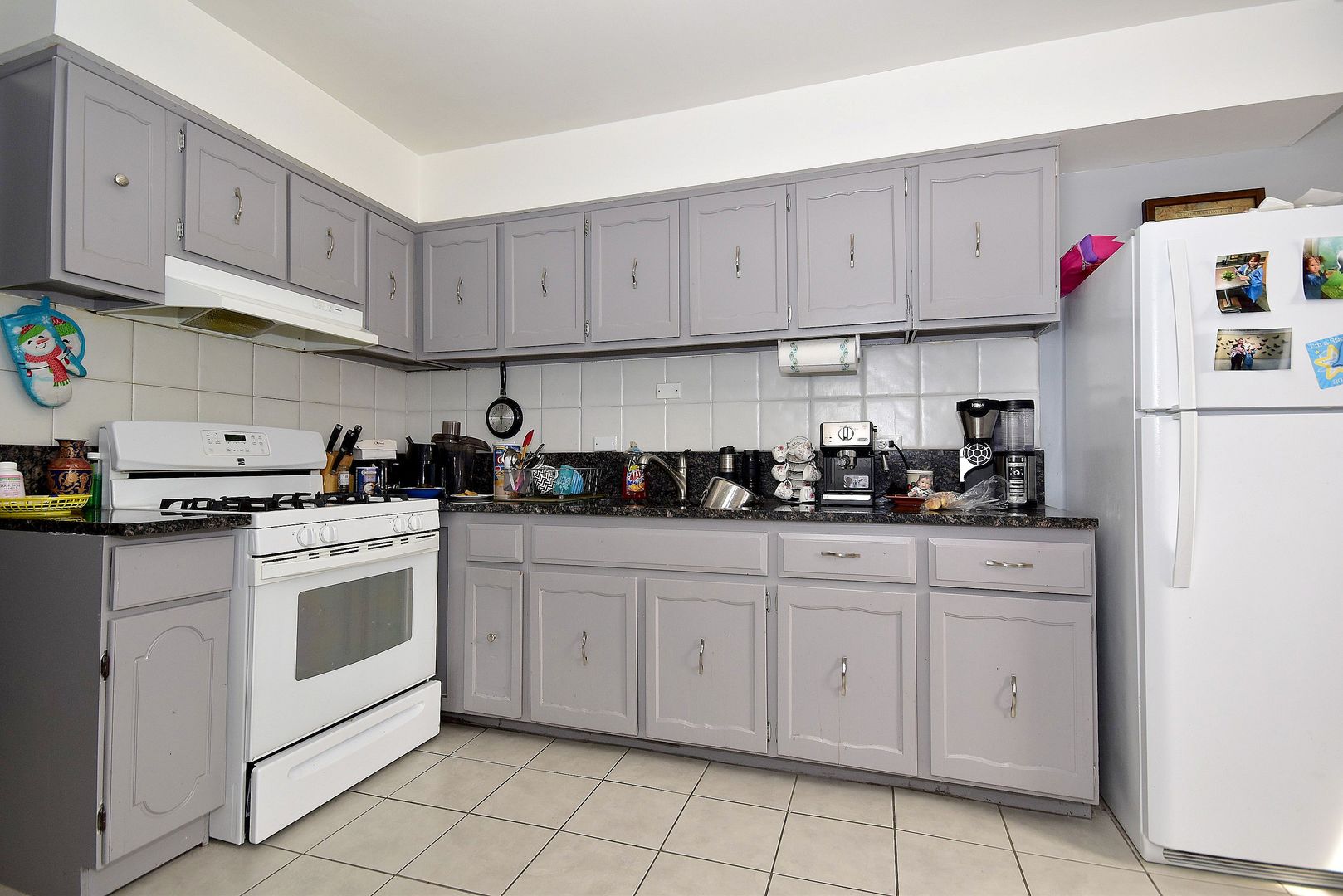 9215 Irving Park Road Schiller Park, IL 60176 - Photo 5 of 25