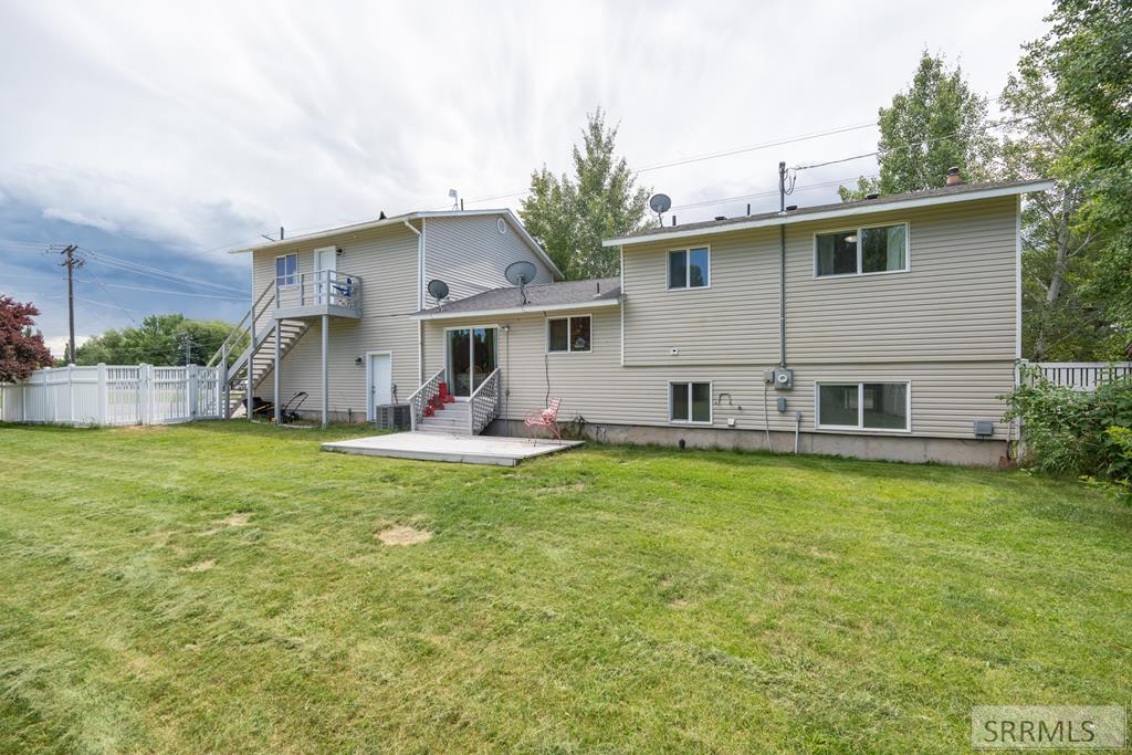 202 West 3rd South Sugar City, ID 83448 - Photo 10 of 52