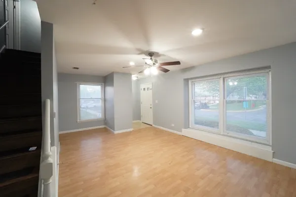 $274,900 | 718 Newton Court, Schaumburg, IL 60107