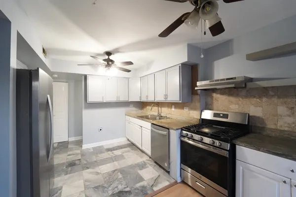 $274,900 | 718 Newton Court, Schaumburg, IL 60107
