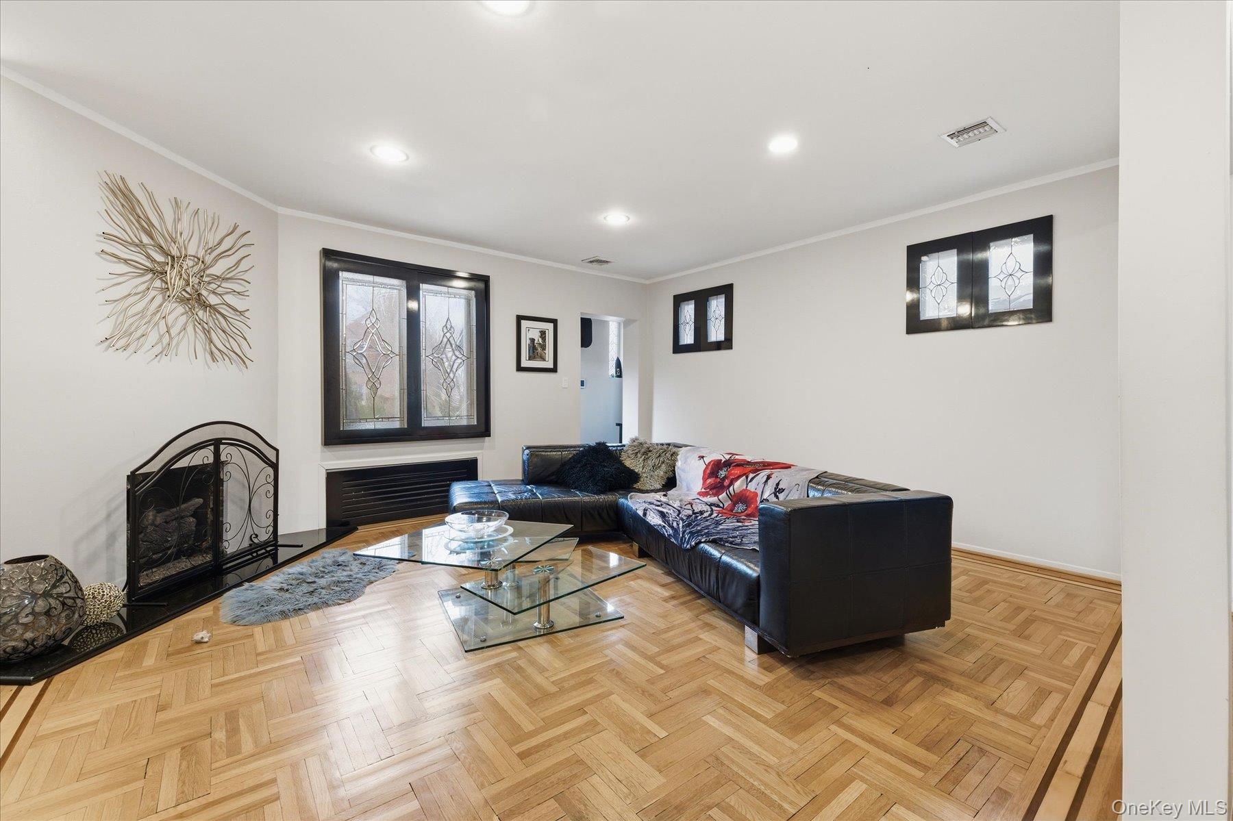 34 Reyam Road Lynbrook, NY 11563 - Photo 6 of 38 a living room with furniture