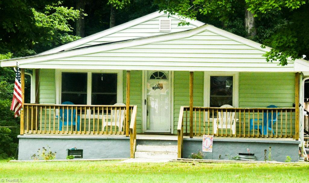 2618 Anderson Road Burlington, NC 27217 - Photo 2 of 15 Close up of front of home