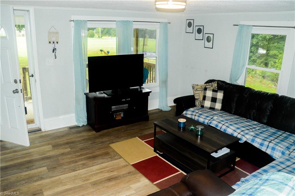 2618 Anderson Road Burlington, NC 27217 - Photo 4 of 15 Living Room 2