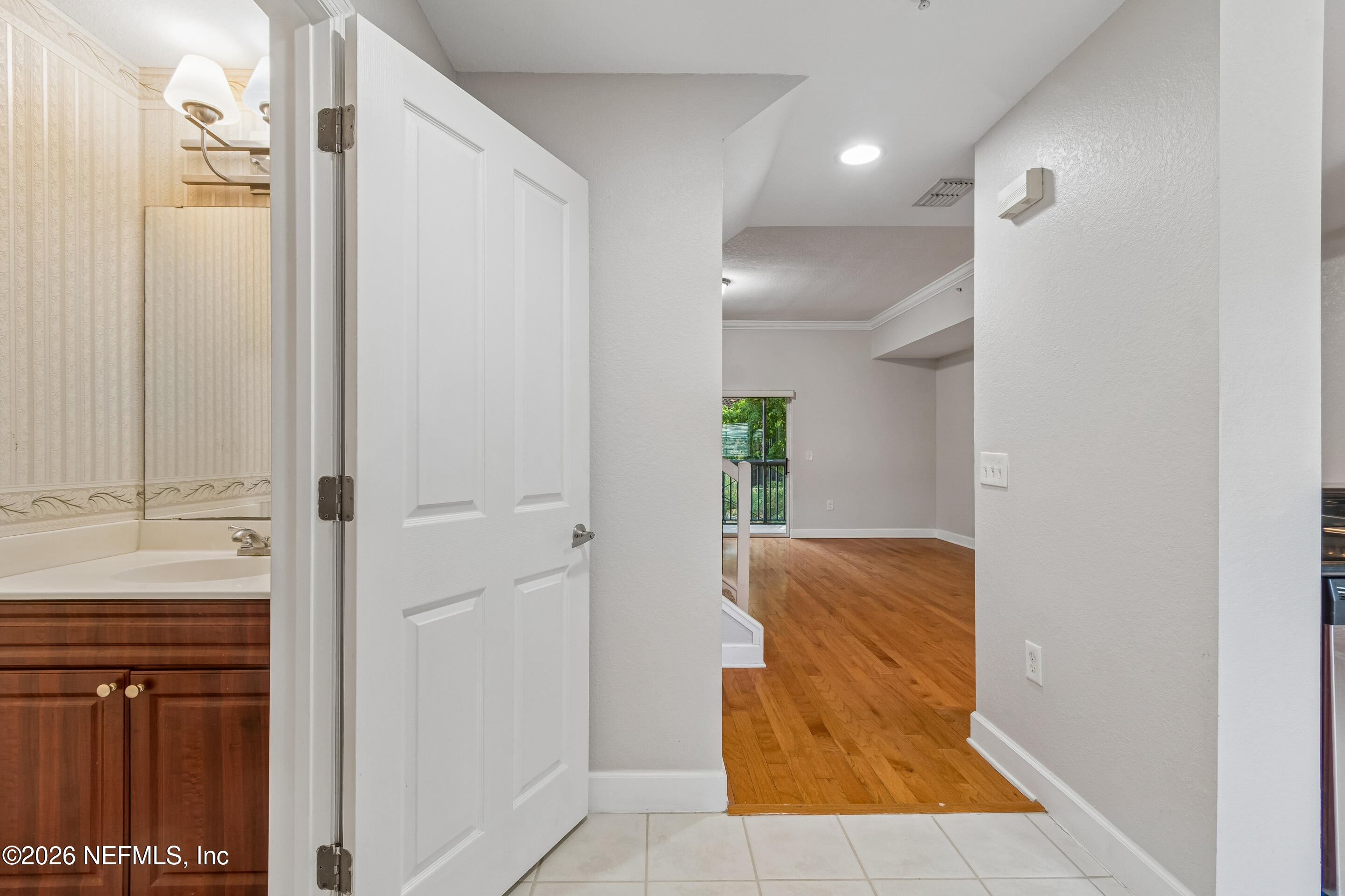 9745 Touchton Road, Unit 527 Jacksonville, FL 32246 - Photo 45 of 92 Foyer