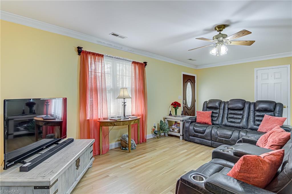 1836 Cude Road Colfax, NC 27235 - Photo 4 of 32