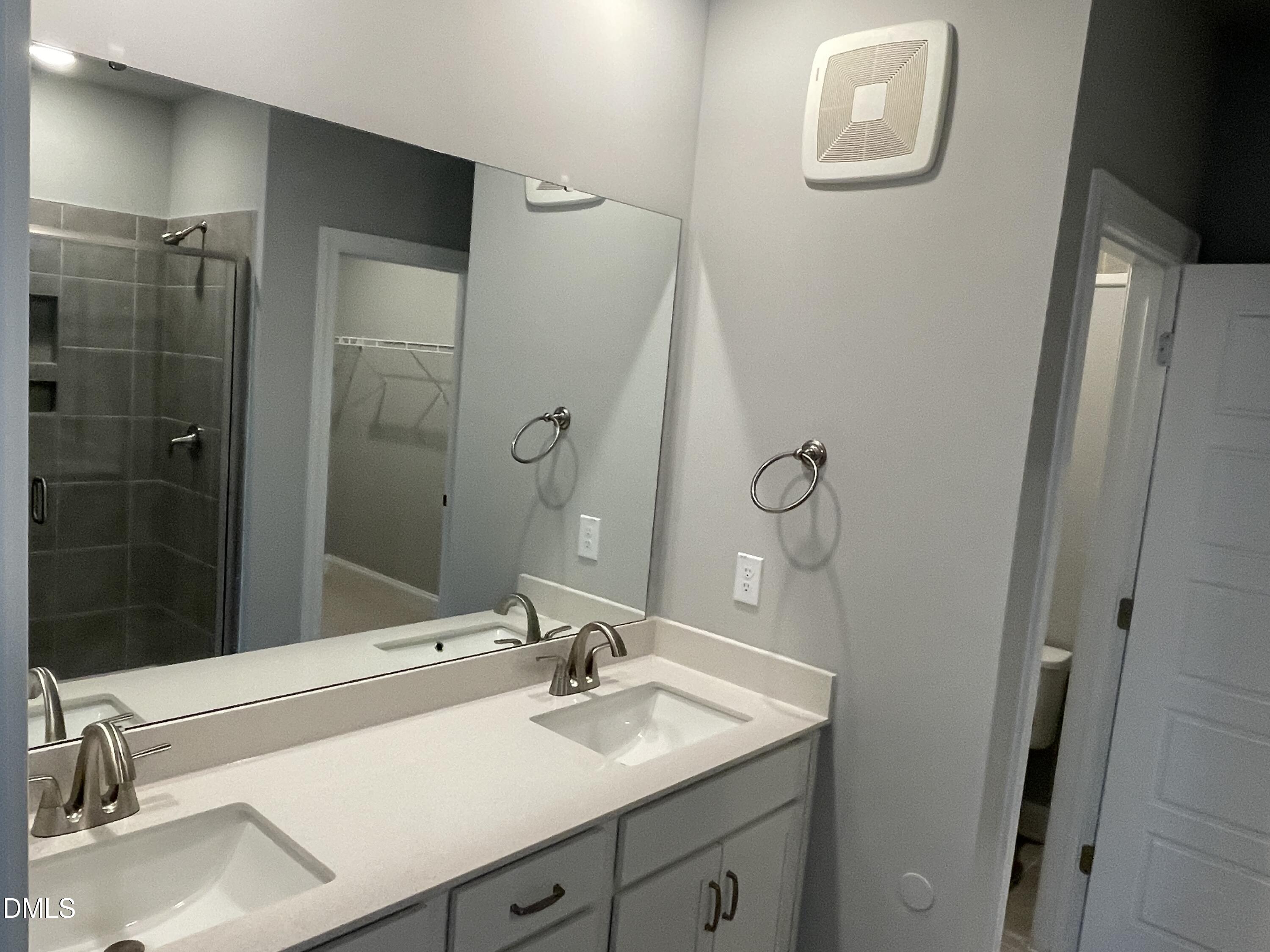 600 Hedrick Ridge Road, Unit 102 Cary, NC 27519 - Photo 18 of 28 IMG_2206