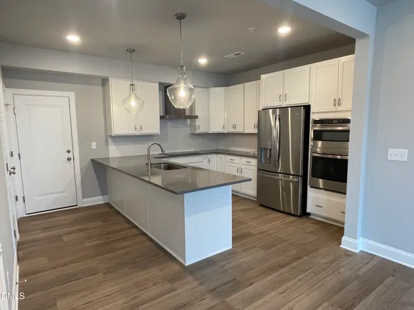 $2,300 | 600 Hedrick Ridge Road, Unit 102, Cary, NC 27519