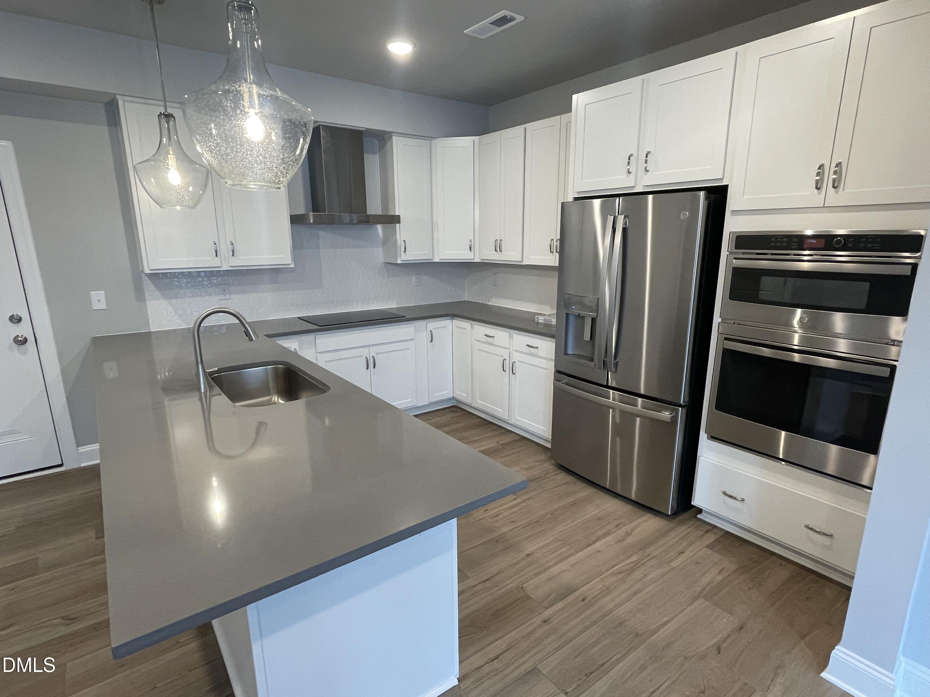 600 Hedrick Ridge Road, Unit 102 Cary, NC 27519 - Photo 9 of 28 IMG_2228