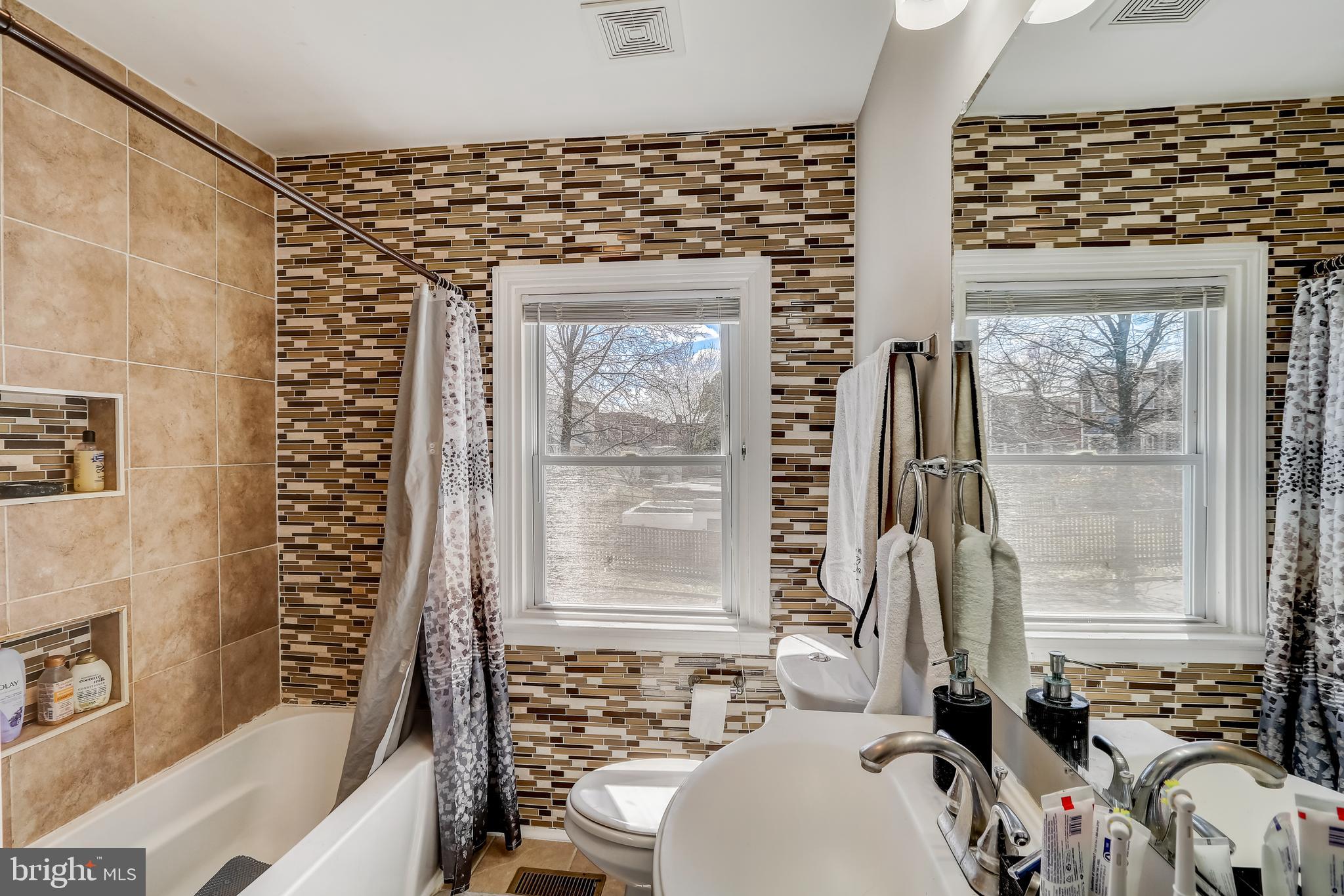 3218 Cedarhurst Road Baltimore, MD 21214 - Photo 14 of 31