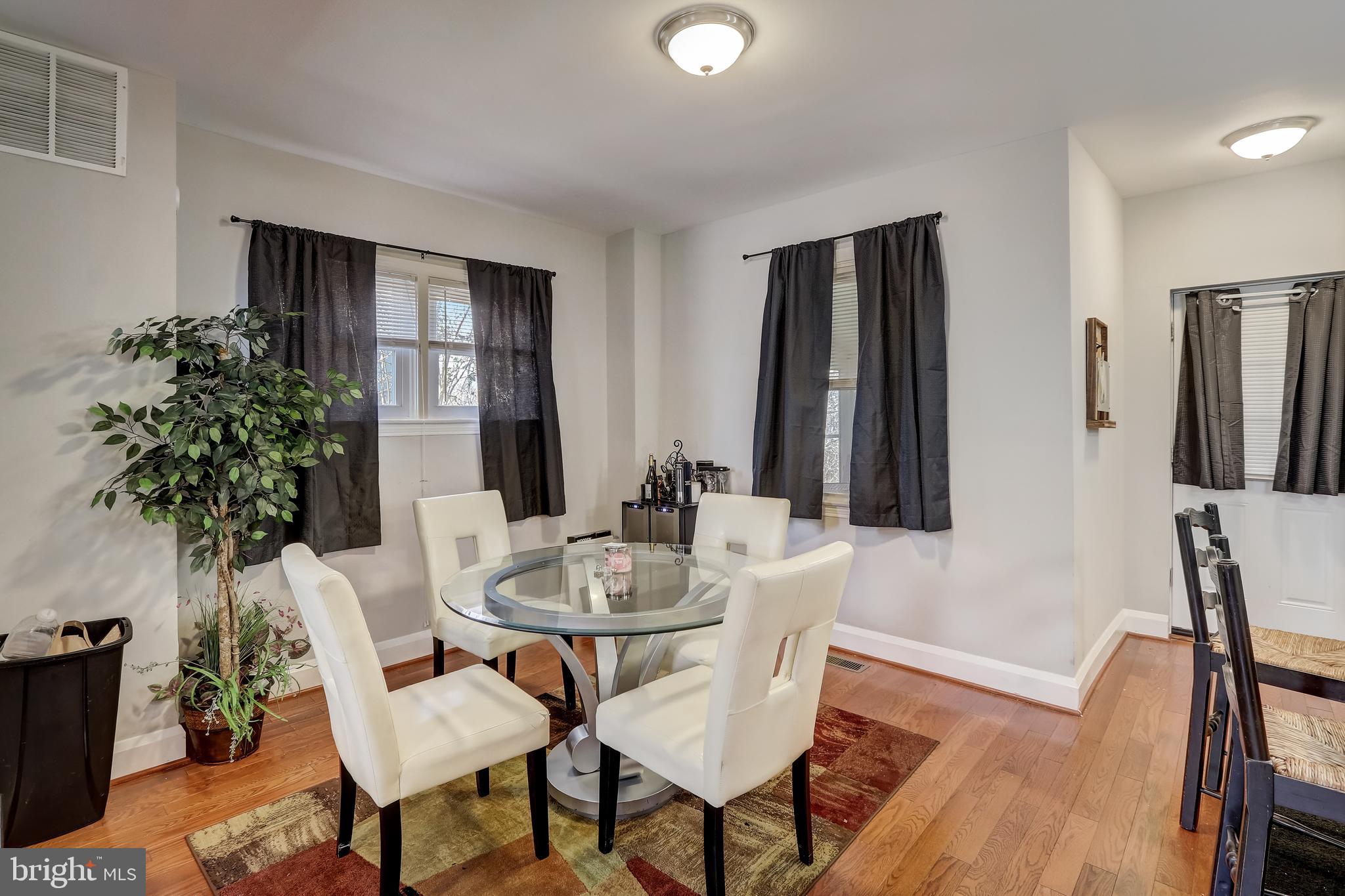 3218 Cedarhurst Road Baltimore, MD 21214 - Photo 6 of 31