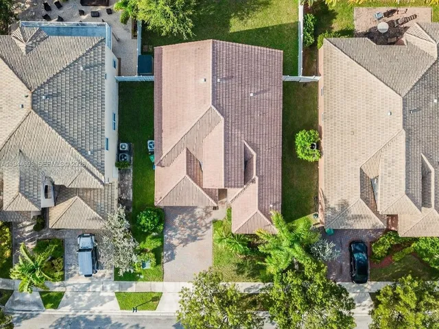 $3,900 | Vizcaya, Miramar, FL 33027