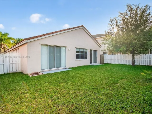 $3,900 | Vizcaya, Miramar, FL 33027