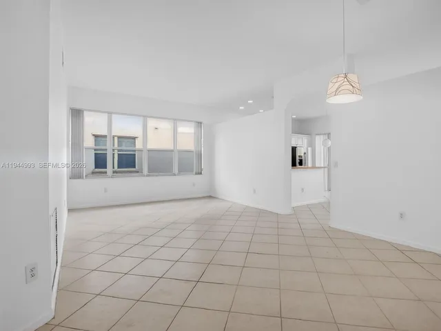 $3,900 | Vizcaya, Miramar, FL 33027